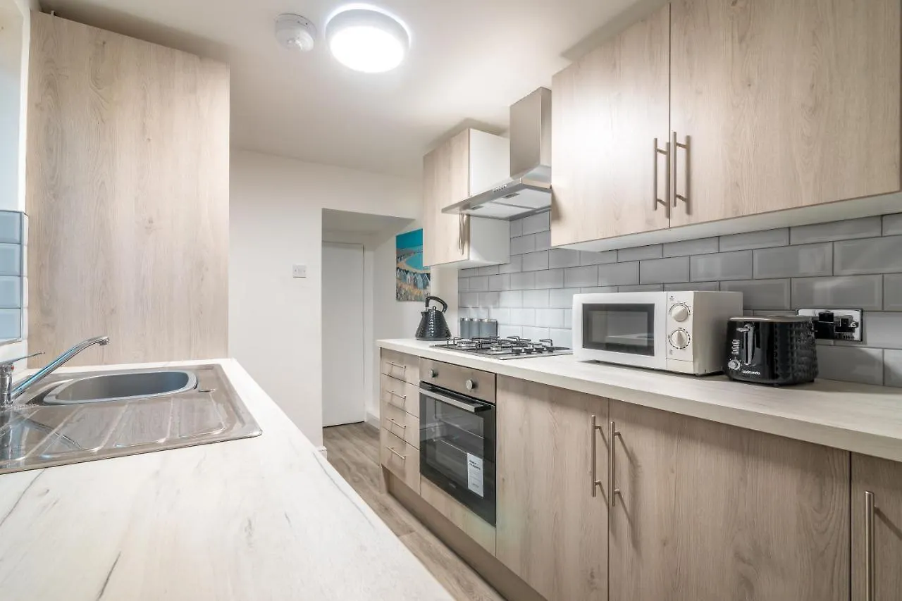 Platform Avenues Apartment 1 With Free Street Parking Kingston upon Hull